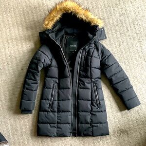 Noize Women’s S water resistant parka. Faux Fur Trim 2-way Zip closure Det Hood